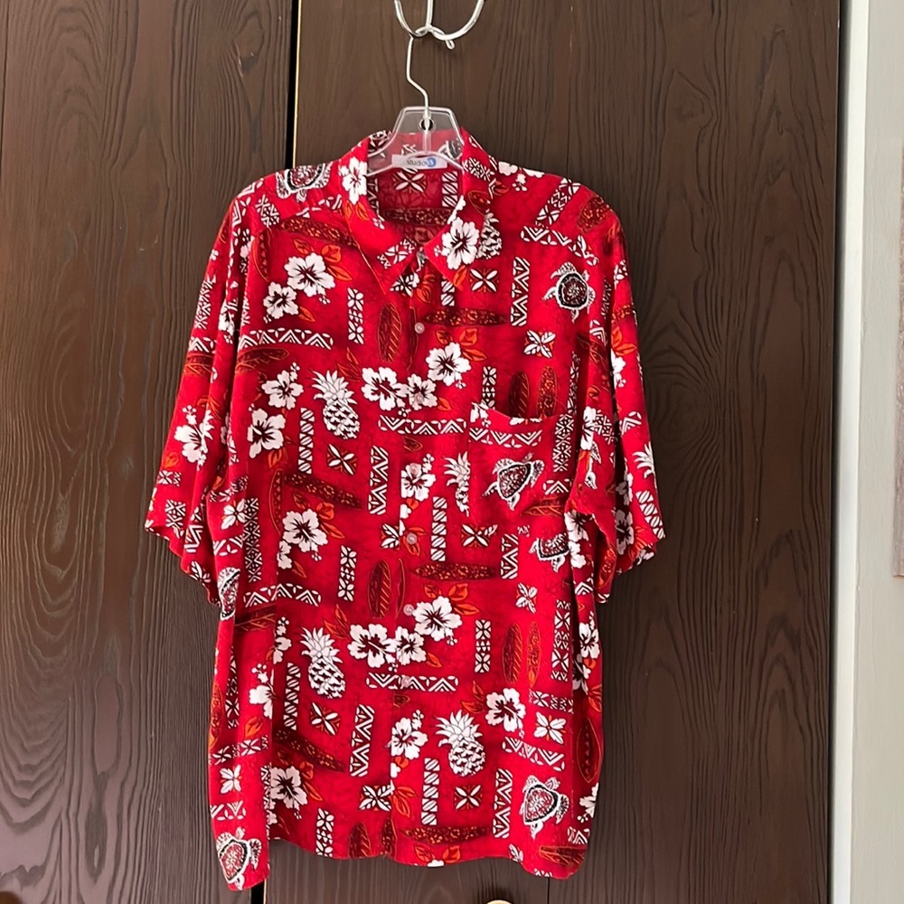 Studio 35 vintage men’s red, Hawaiian camp shirt. Size XL